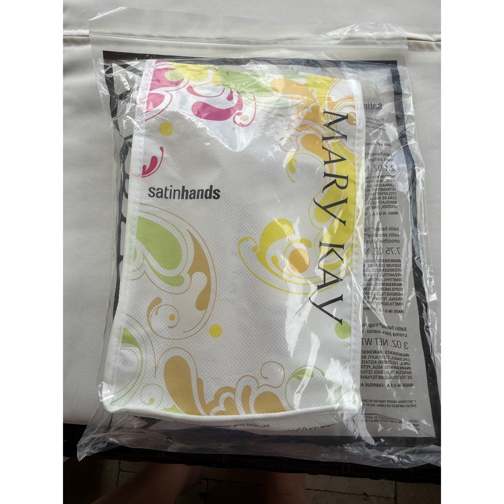 Mary Kay Satin Hands PEACH Pampering Set 3-Piece Hand Care Kit New